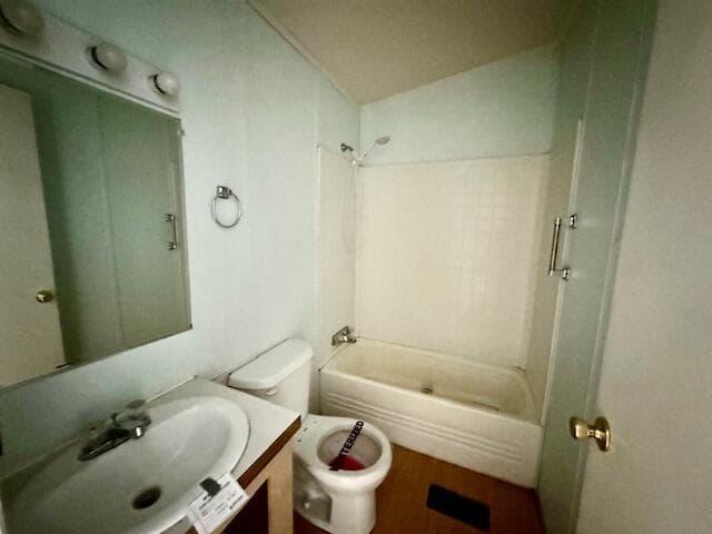 Photo of 52645 Railroad Street 9 of 38