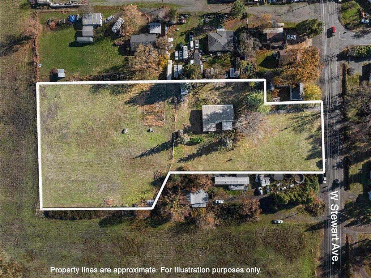 Photo of 2554 Stewart 5 of 35
