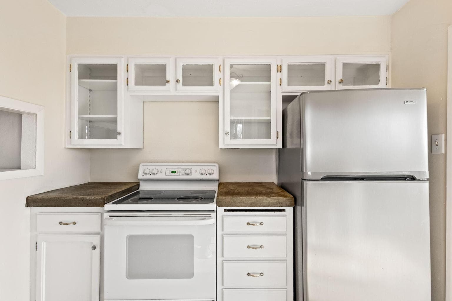 Photo of 142 NW Lee Street 13 of 42