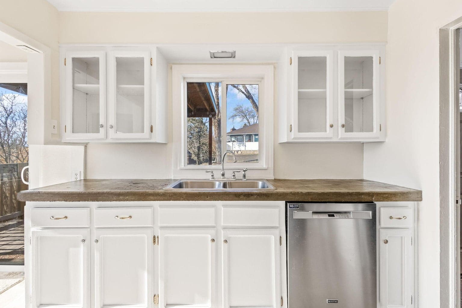 Photo of 142 NW Lee Street 14 of 42