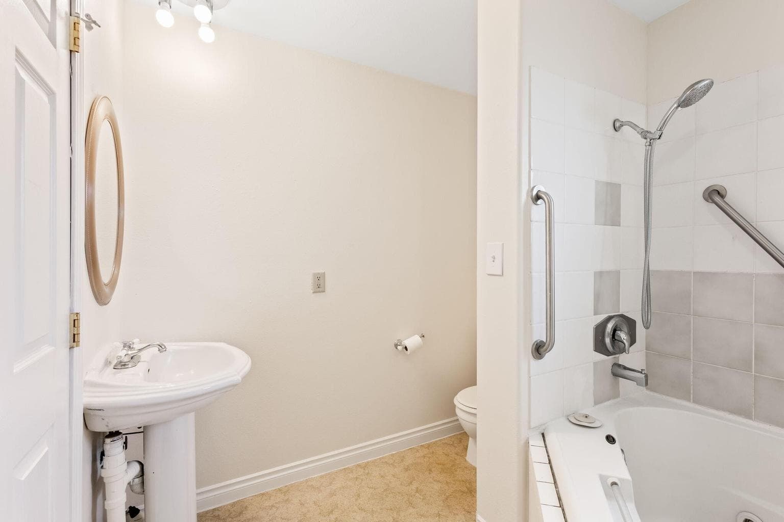 Photo of 142 NW Lee Street 20 of 42