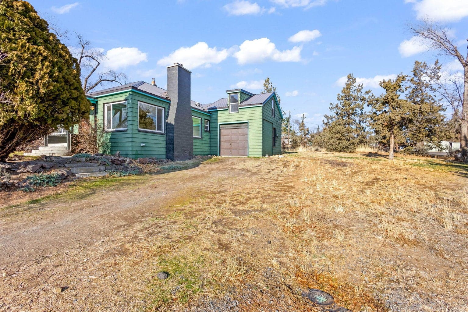 Photo of 142 NW Lee Street 27 of 42