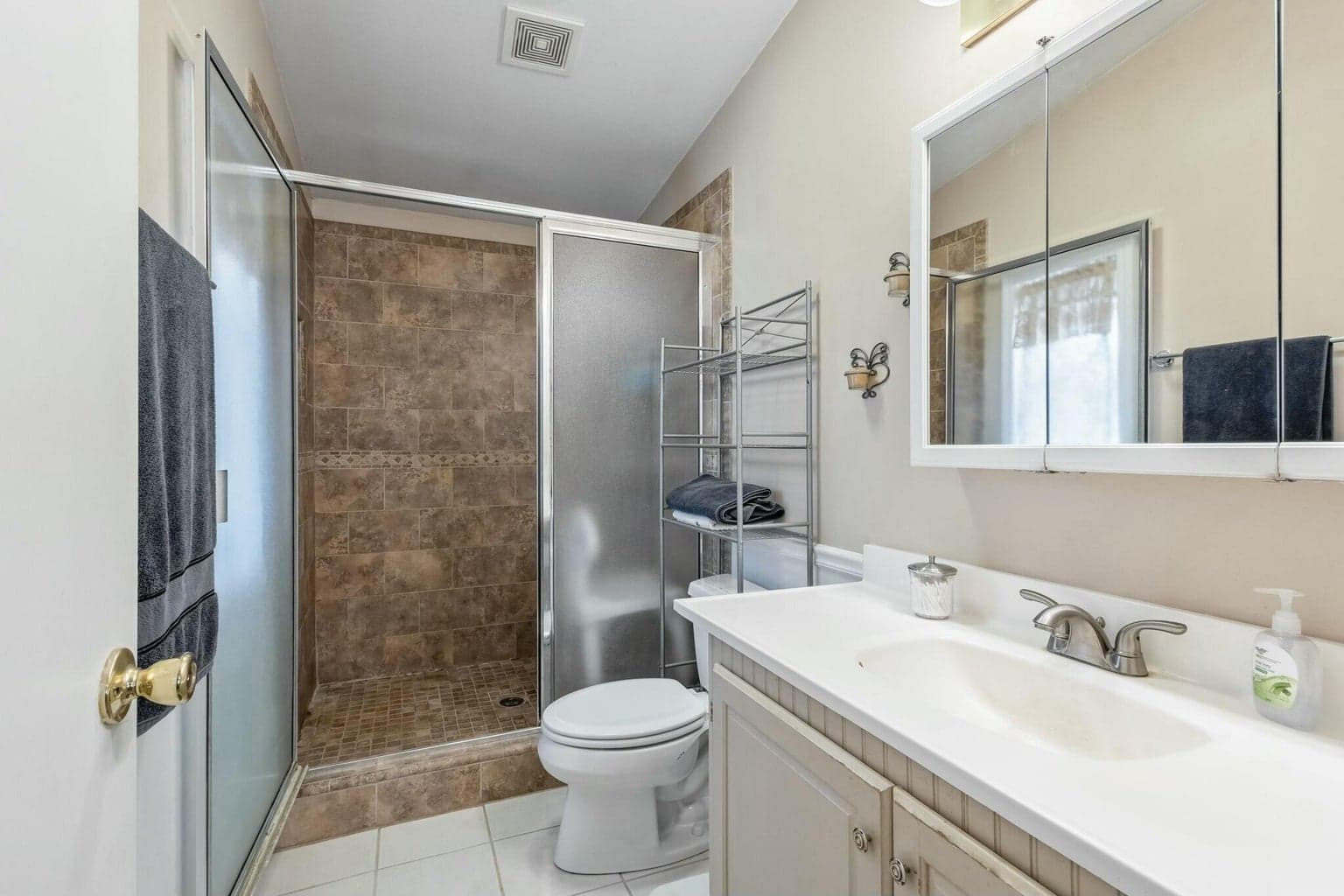 Photo of 5110 SE Jerry Drive 21 of 33