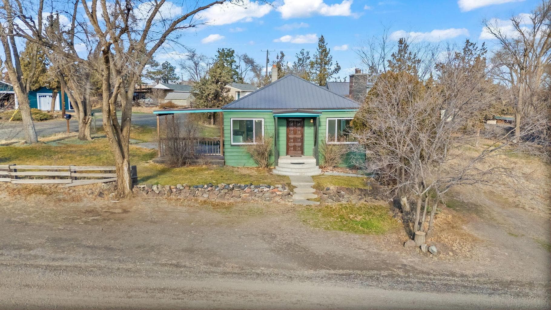 Photo of 142 NW Lee Street 36 of 42