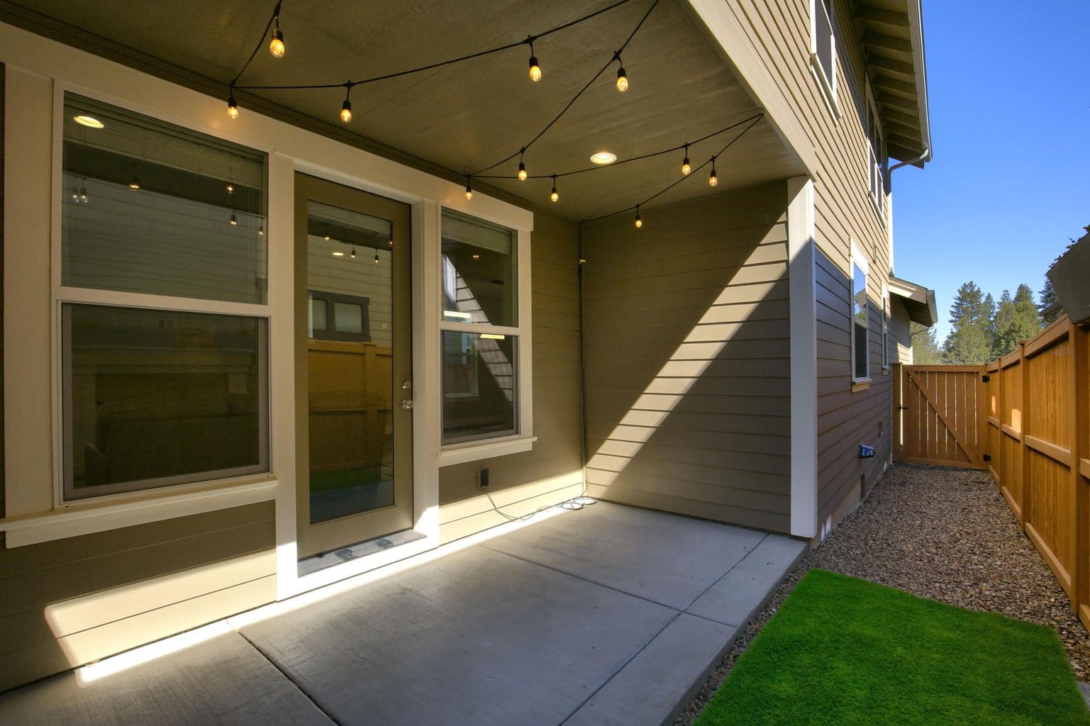 Photo of 1048 Black Butte 5 of 23