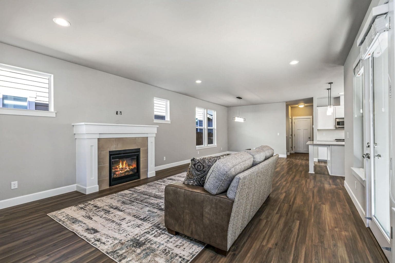 Photo of 1048 E Black Butte Avenue 8 of 23