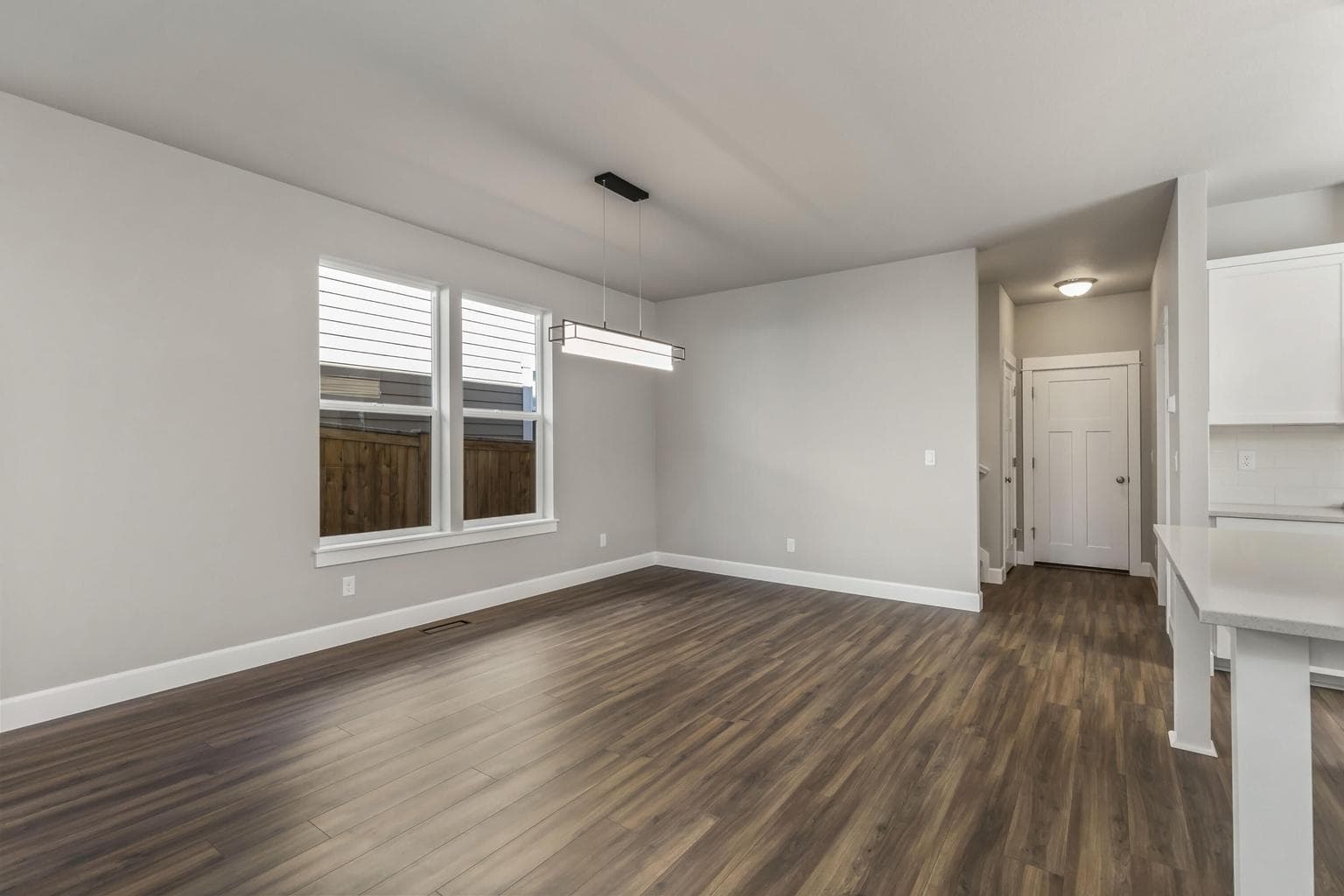 Photo of 1048 E Black Butte Avenue 11 of 23
