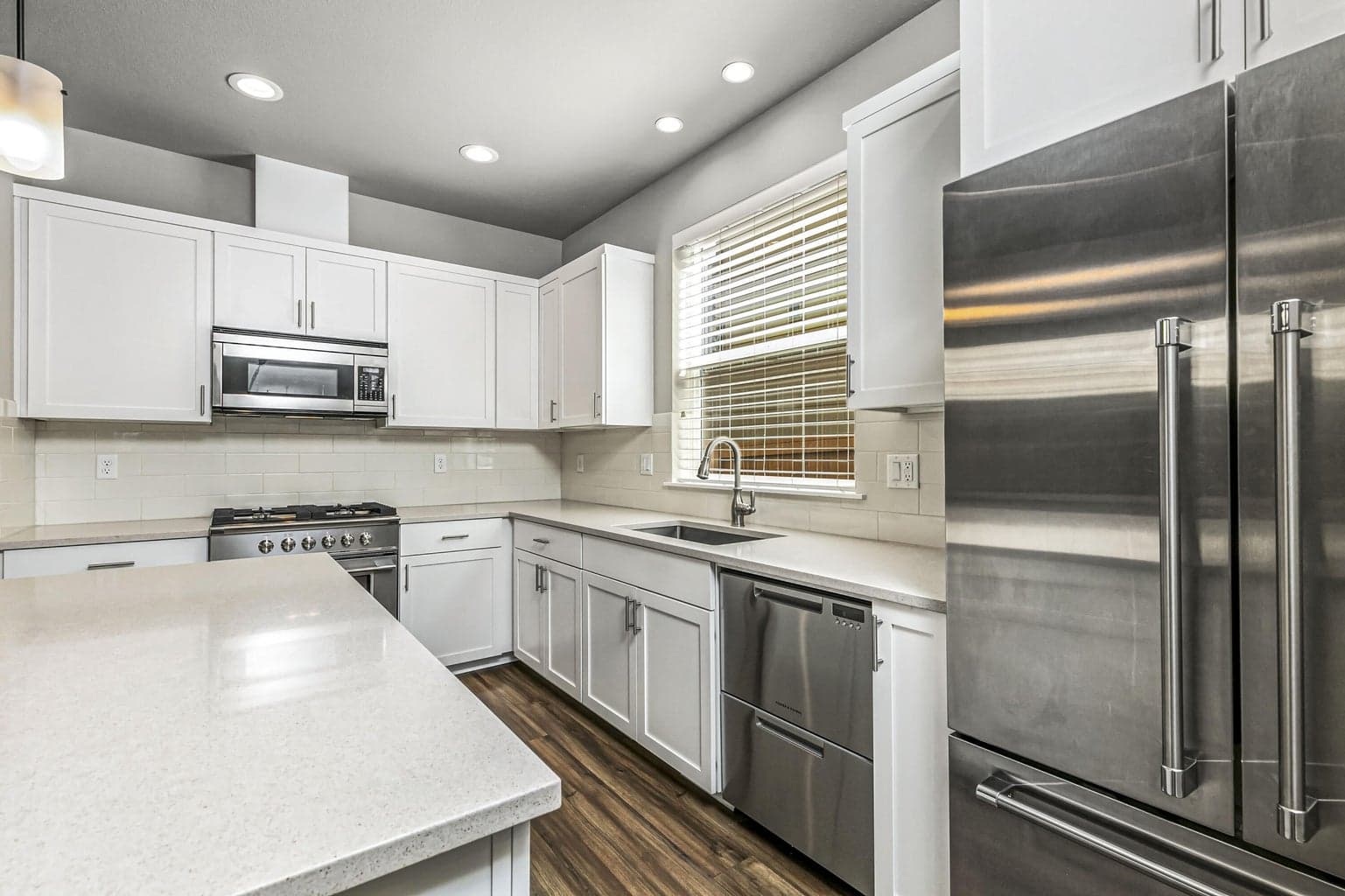 Photo of 1048 E Black Butte Avenue 14 of 23