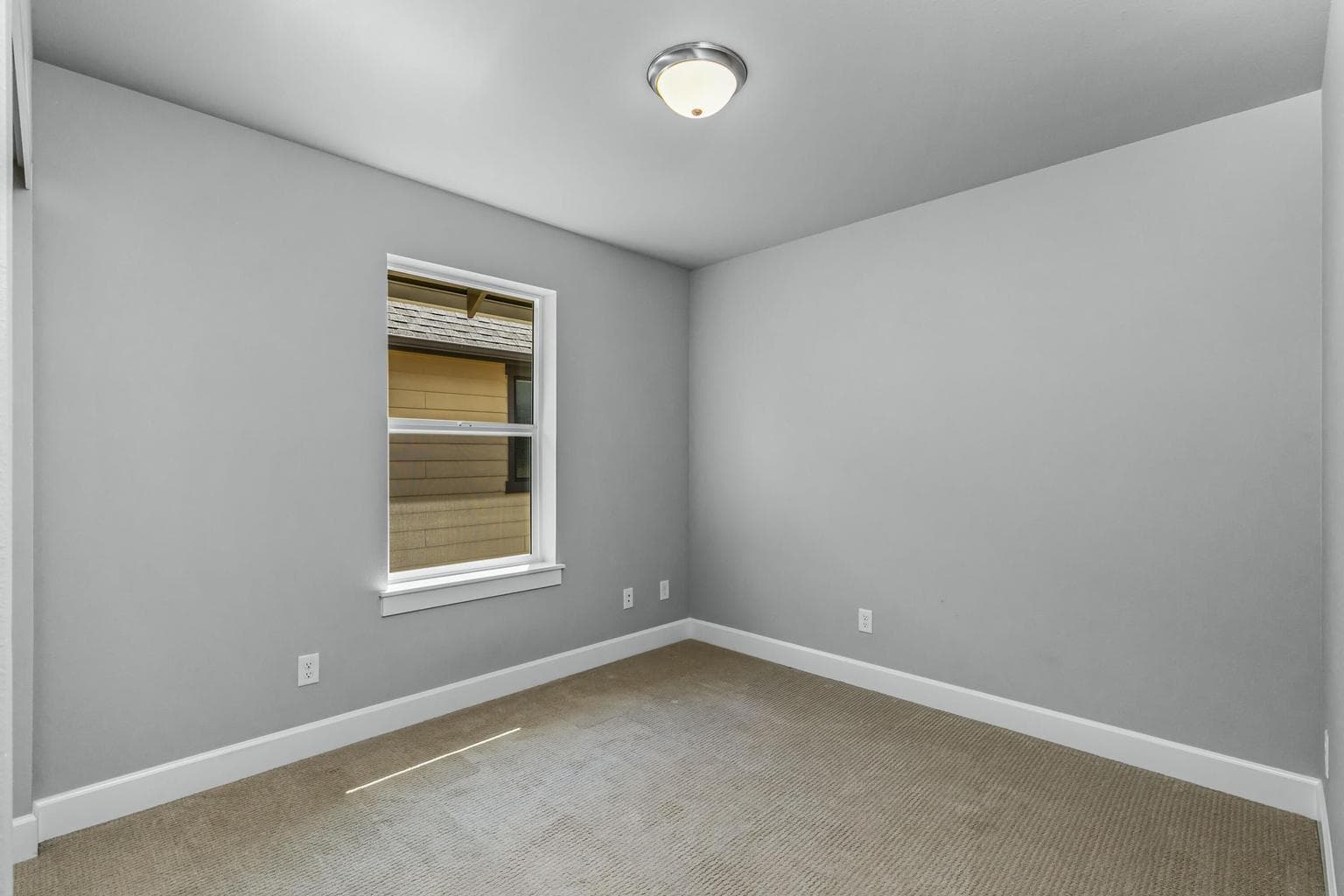 Photo of 1048 E Black Butte Avenue 18 of 23