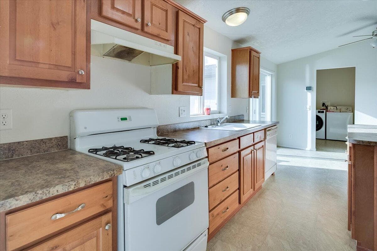 Photo of 6199 SE Glock Street 8 of 46