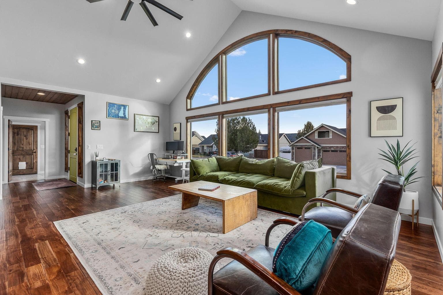 Photo of 3347 SW 35th Street 6 of 45