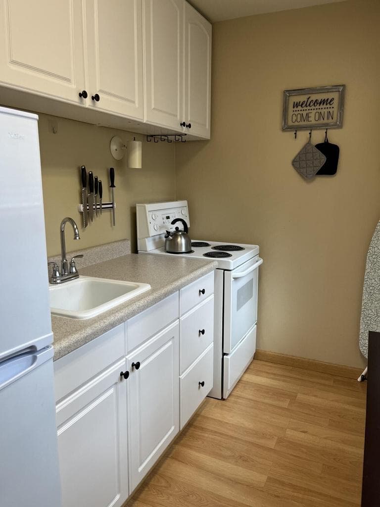 Photo of 56856 Enterprise Drive 5 of 9