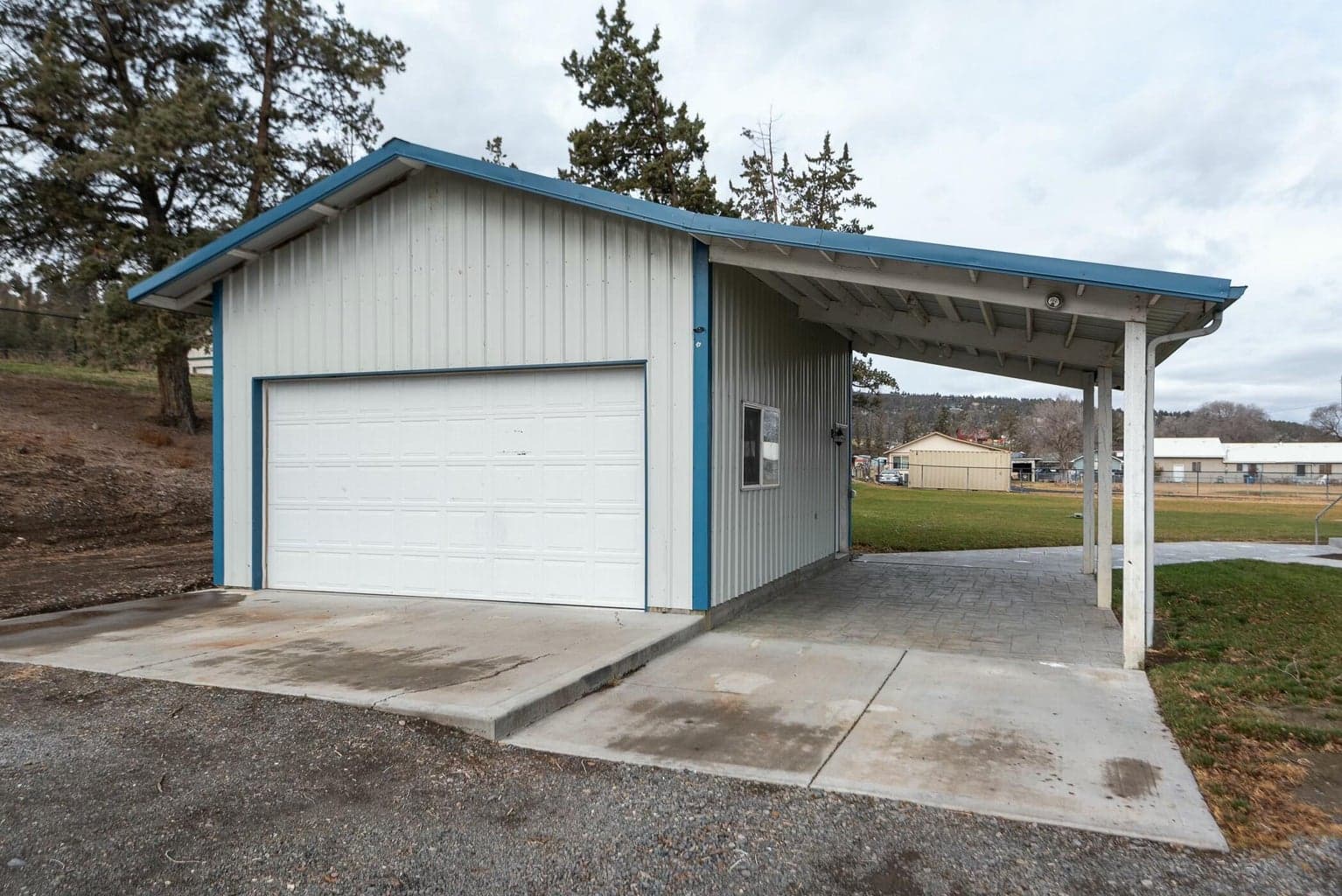 Photo of 4276 NW Oneil Highway 10 of 35