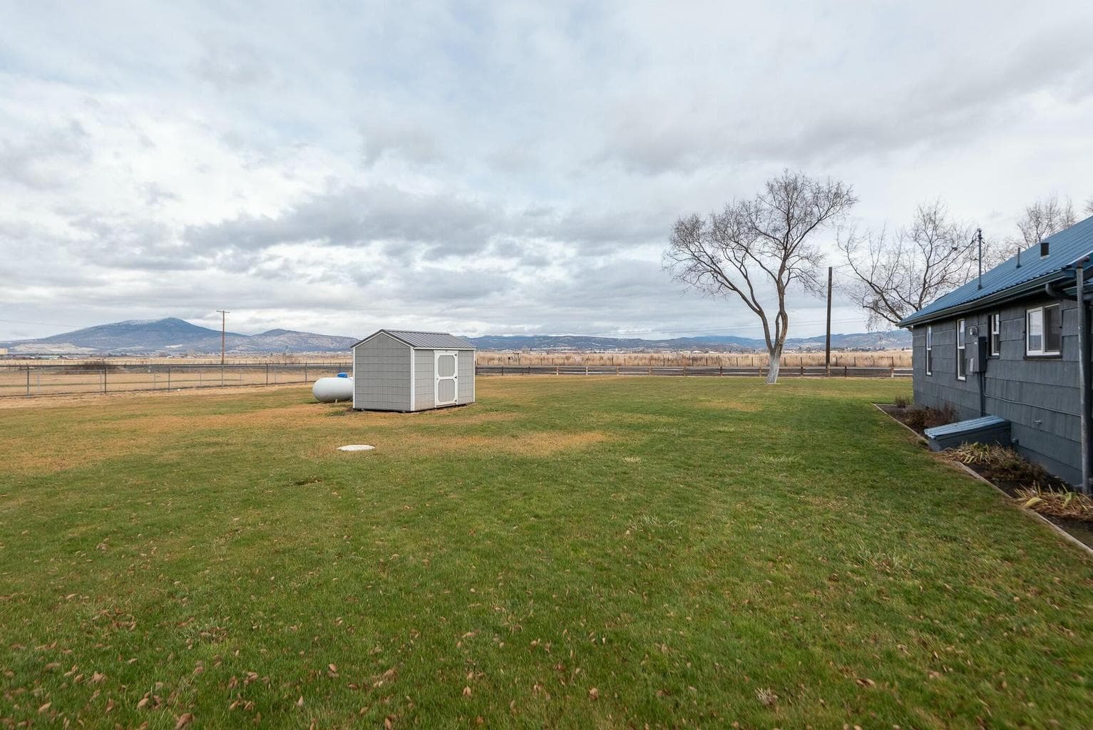 Photo of 4276 NW Oneil Highway 11 of 35