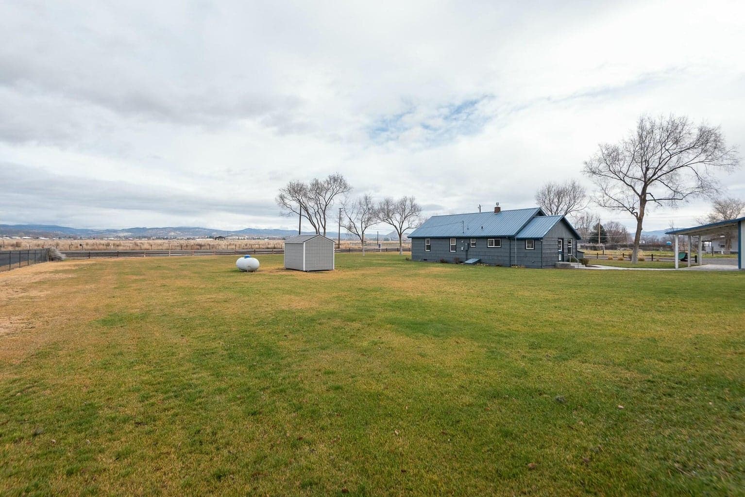 Photo of 4276 NW Oneil Highway 12 of 35