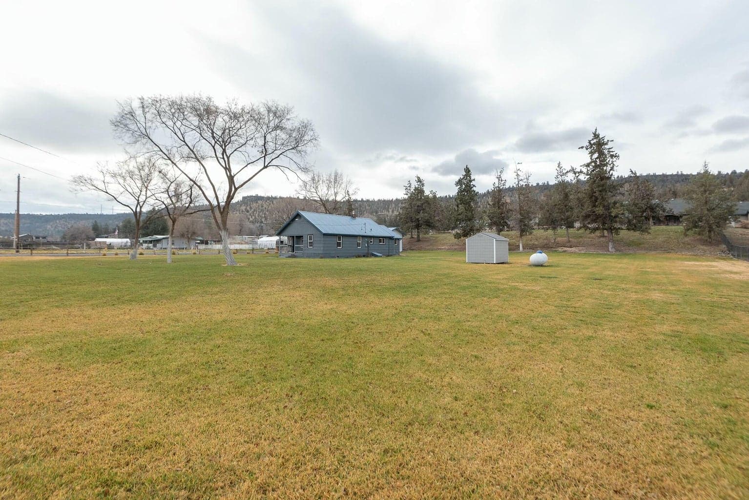Photo of 4276 NW Oneil Highway 15 of 35