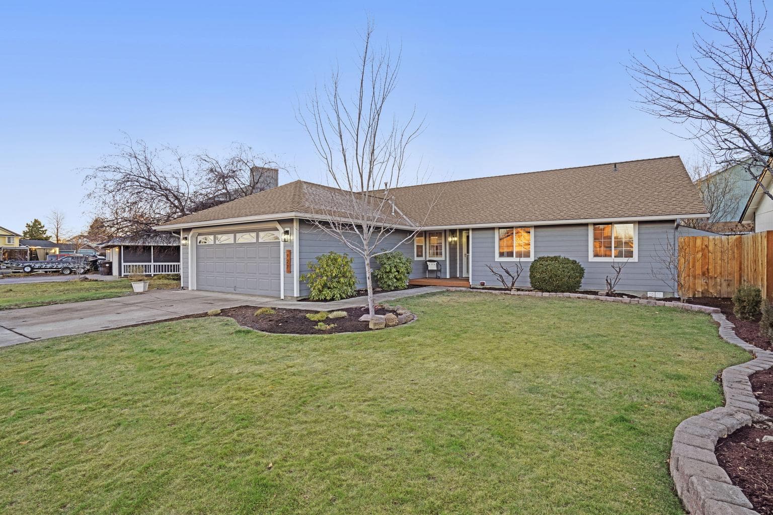 Photo of 927 19th 2 of 36