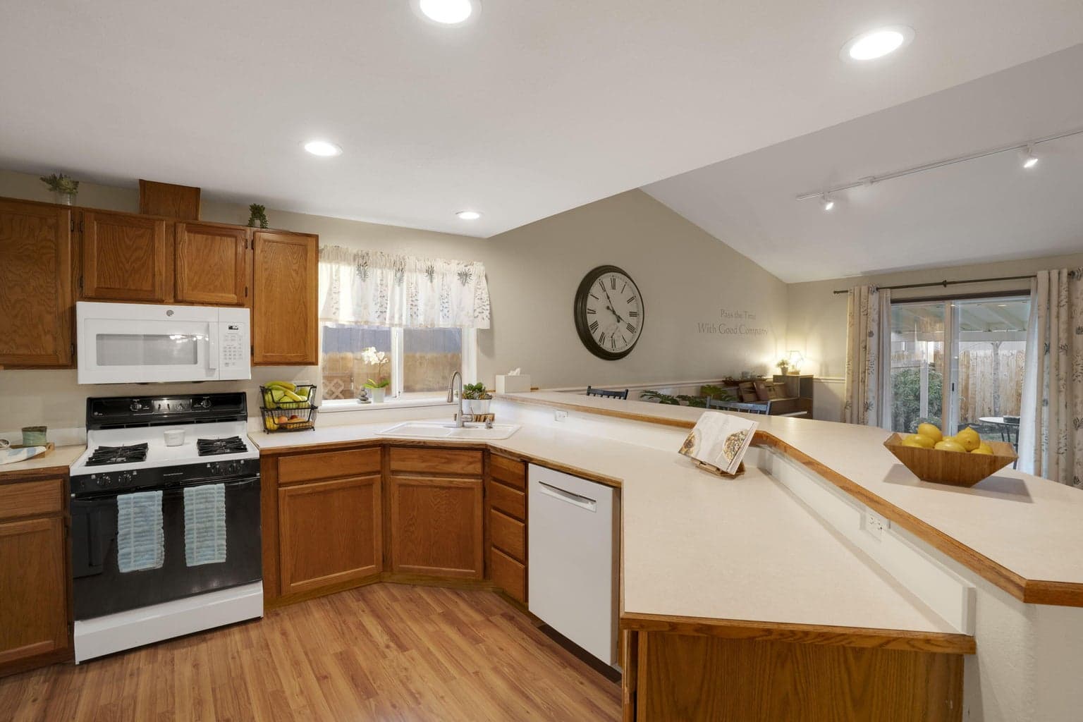 Photo of 927 NW 19th Place 14 of 36