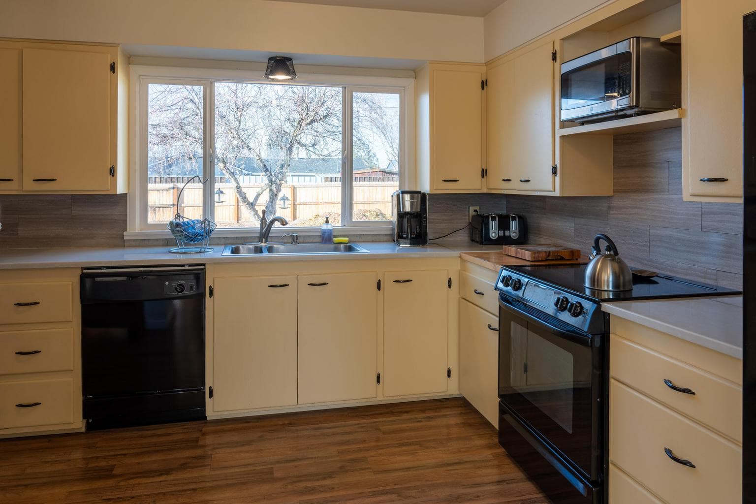 Photo of 1259 NE Wilshire Drive 10 of 36