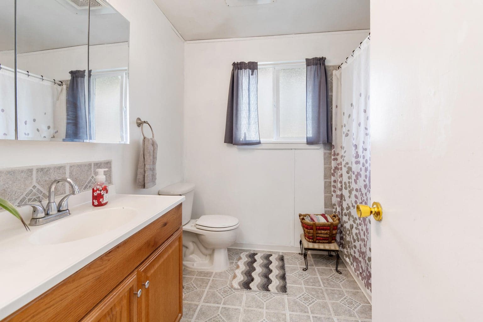Photo of 706 SE 5th Street 10 of 20