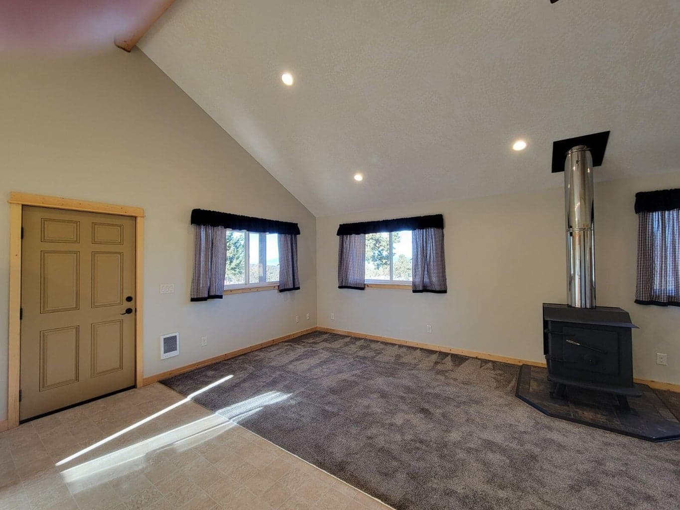 Photo of 7510 Quail Canyon 4 of 22