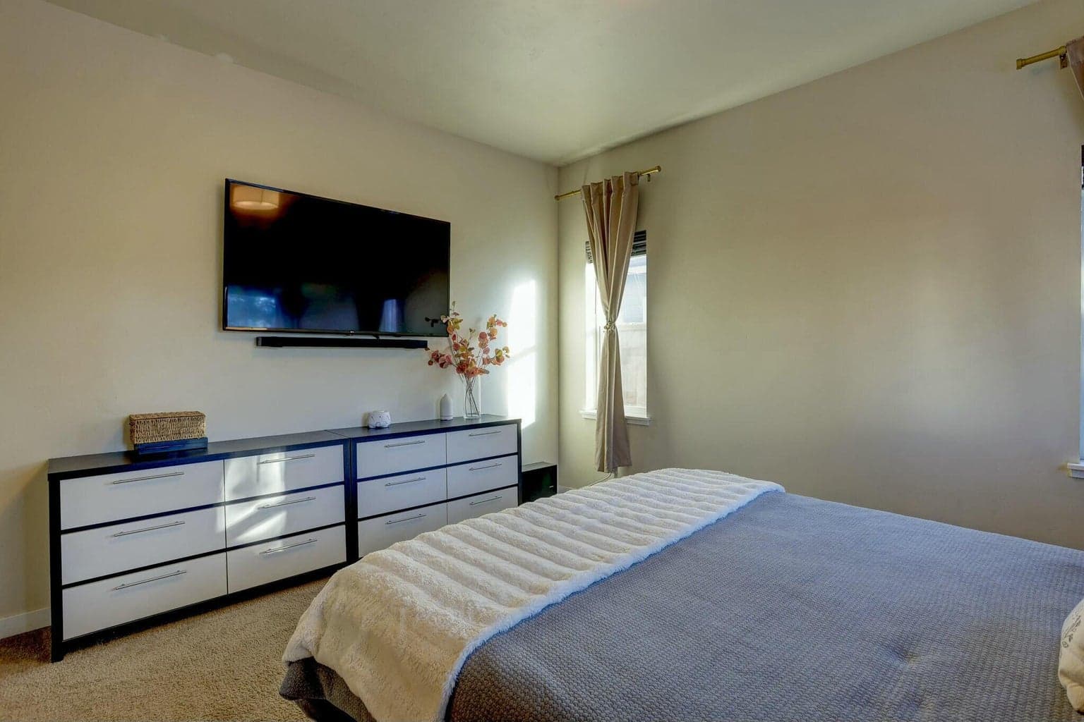 Photo of 16479 Betty Drive 14 of 37