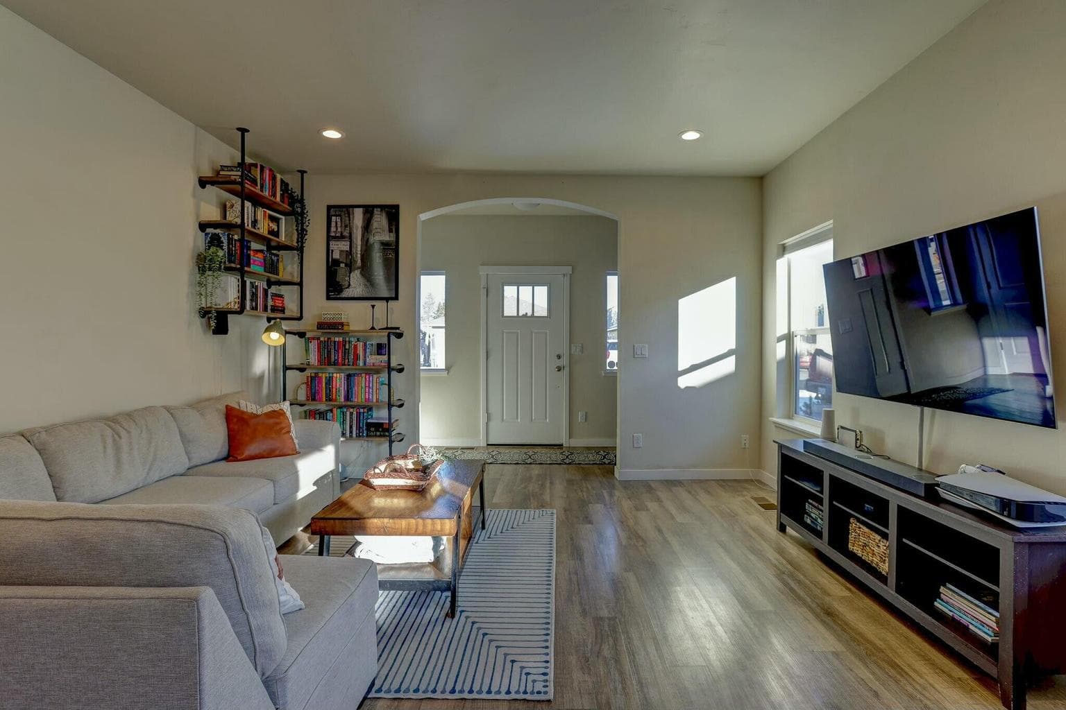 Photo of 16479 Betty Drive 3 of 37