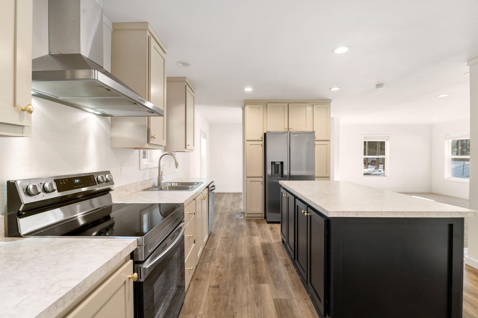 Photo of 15556 Rim Drive 4 of 19