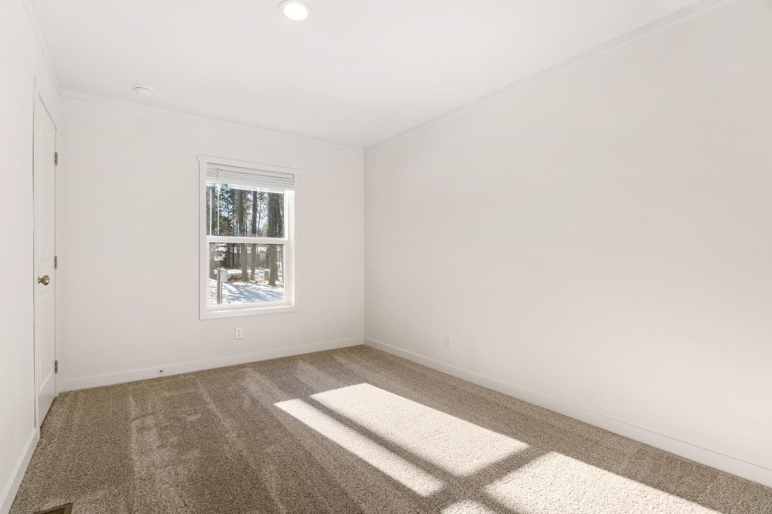 Photo of 15556 Rim Drive 11 of 19