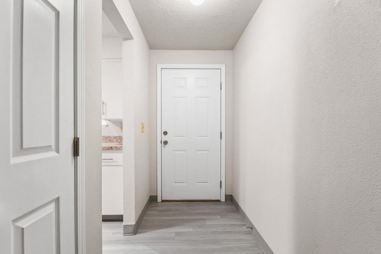 Photo of 2673 SW Evergreen Avenue 21 of 26