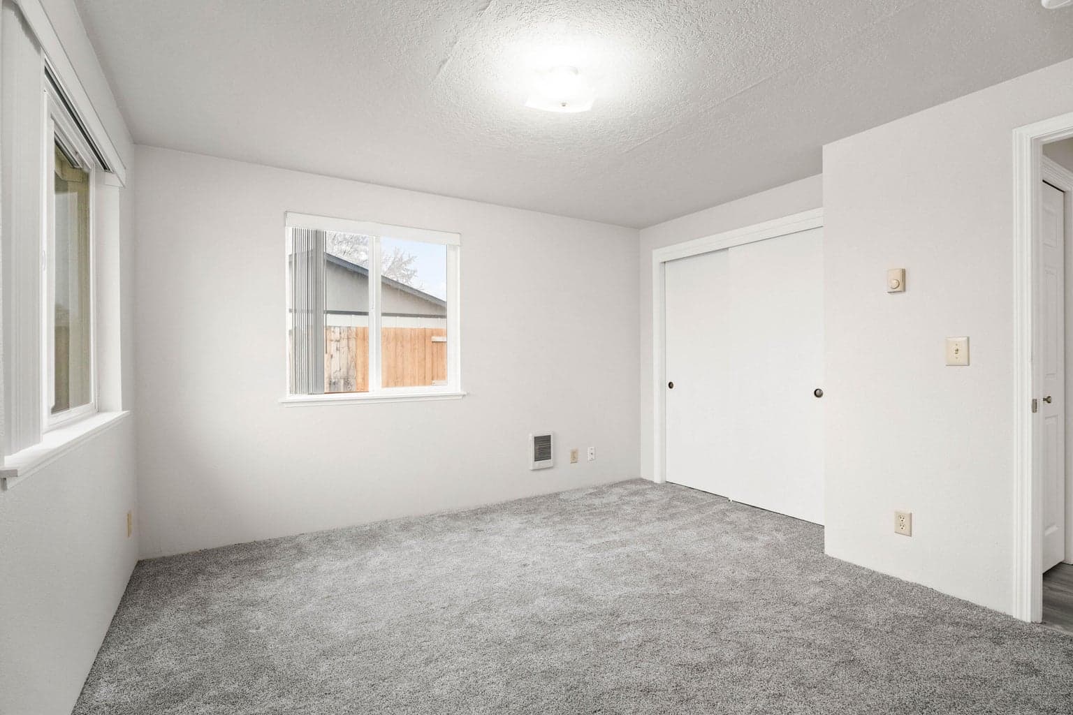 Photo of 2673 SW Evergreen Avenue 19 of 26