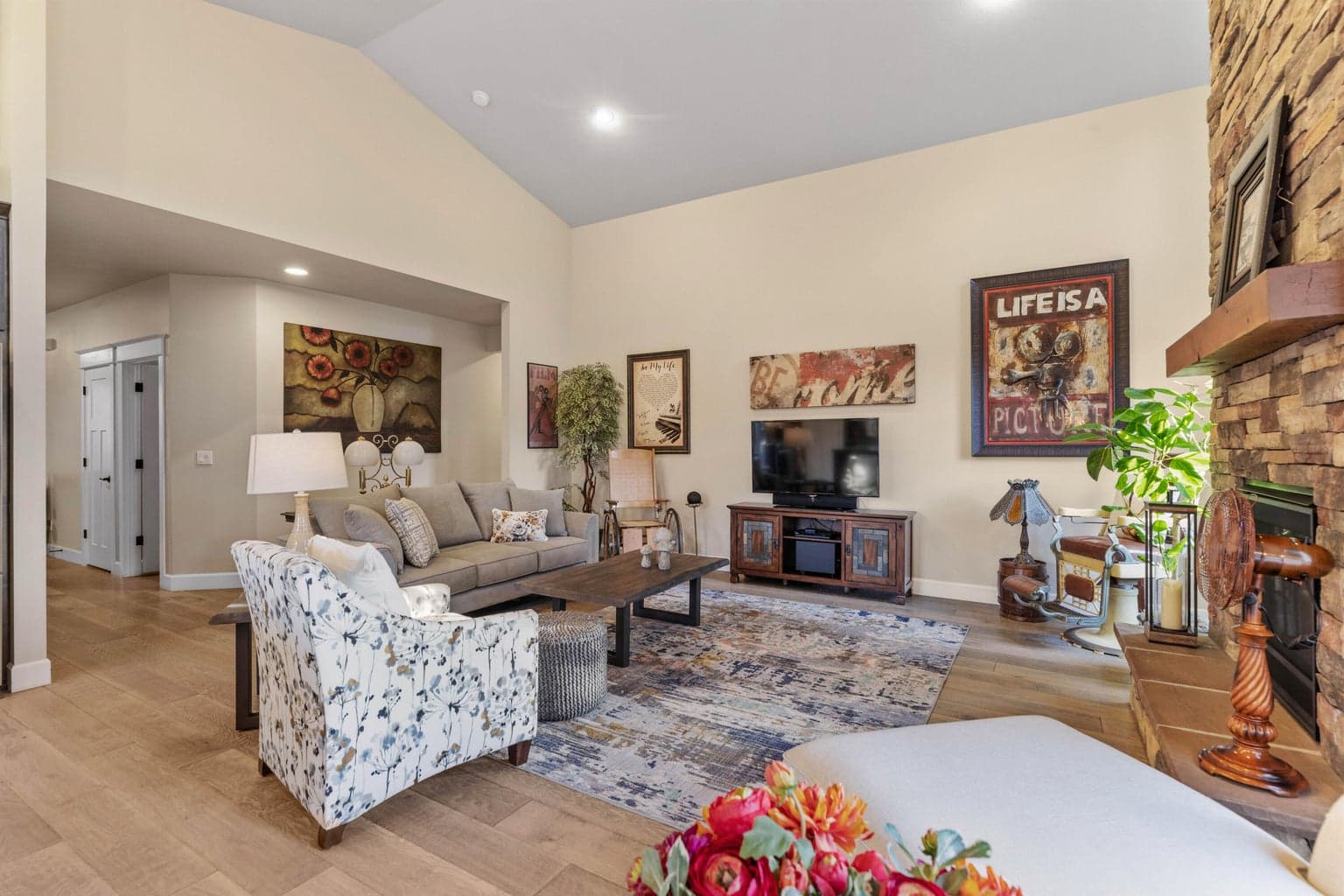 Photo of 271 Sun Vista Drive 11 of 63