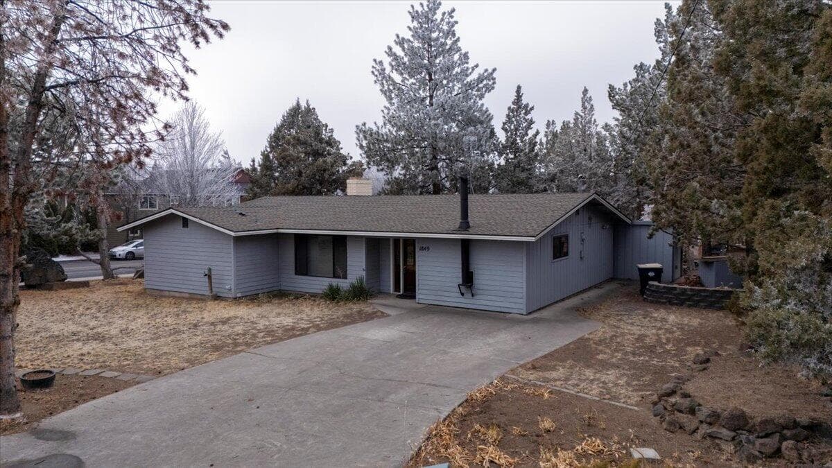 Photo of 1849 Canyon 1 of 44