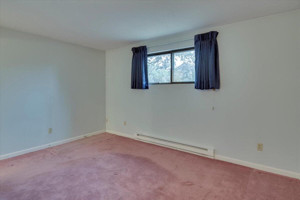 Photo of 1849 SW Canyon Drive 23 of 44