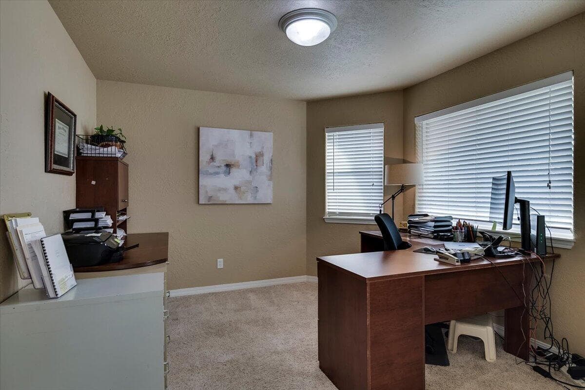 Light & bright office space
