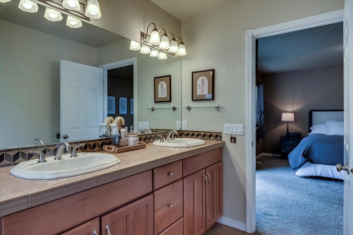 Photo of 6187 SW Jaguar Avenue 22 of 122