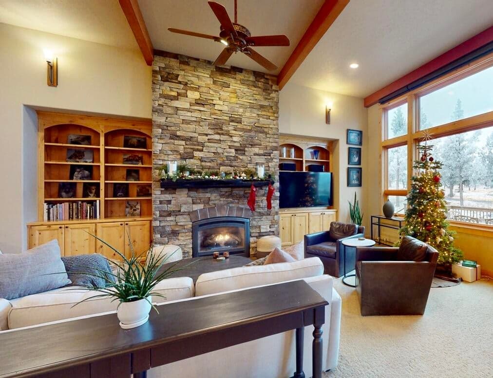 Photo of 17686 Mountain View Road 10 of 37