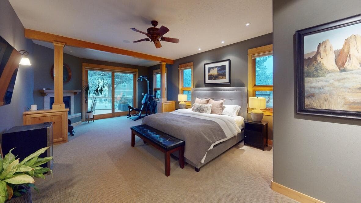 Photo of 17686 Mountain View Road 18 of 37