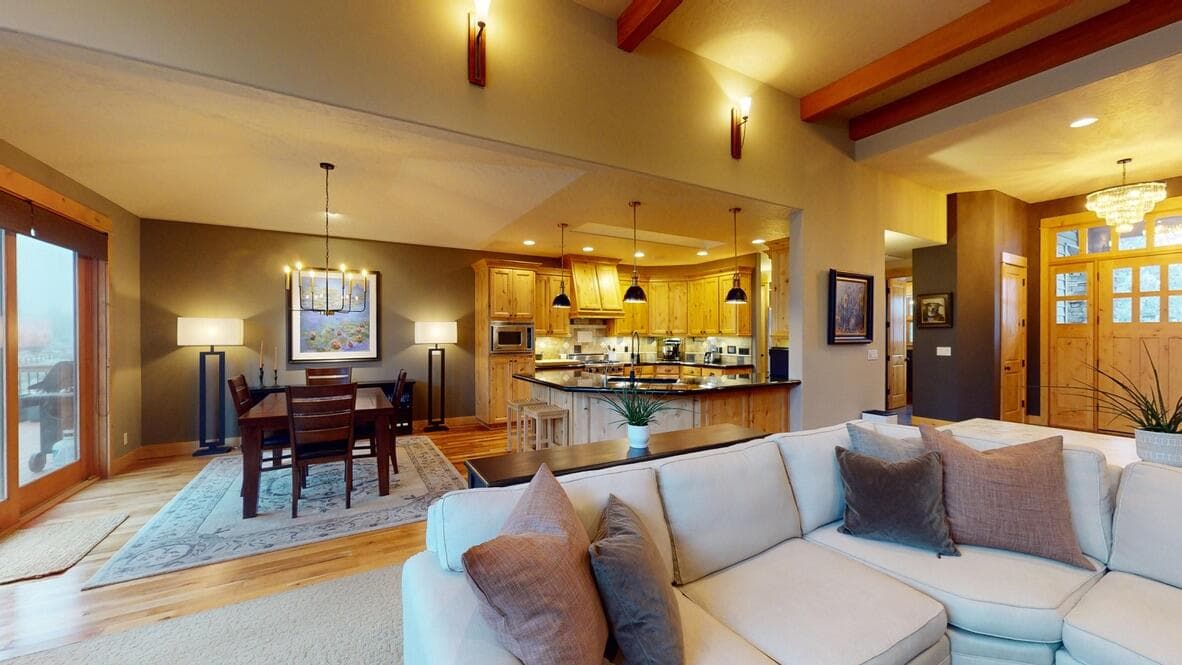 Photo of 17686 Mountain View Road 12 of 37