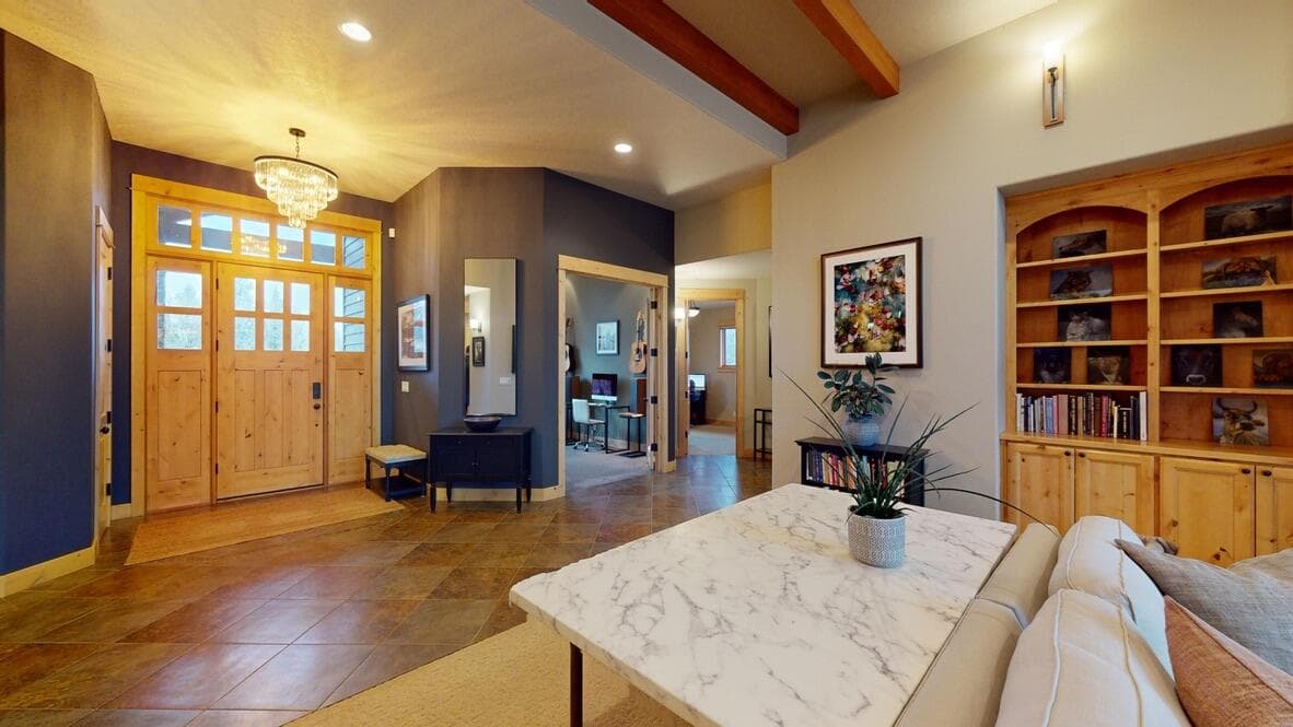 Photo of 17686 Mountain View Road 26 of 37