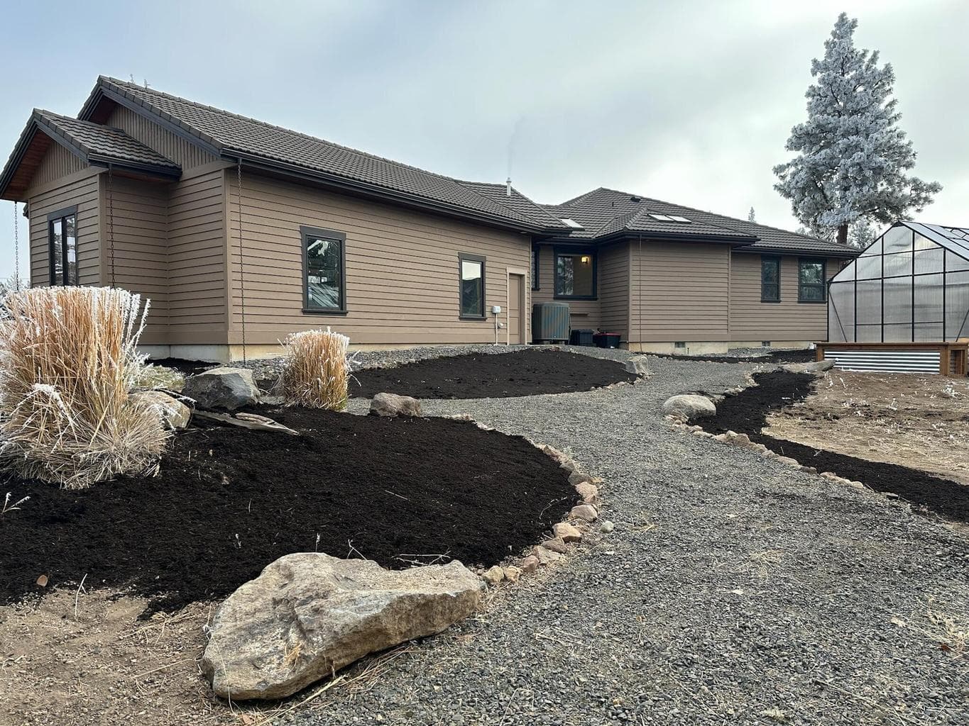 Photo of 17686 Mountain View Road 34 of 37