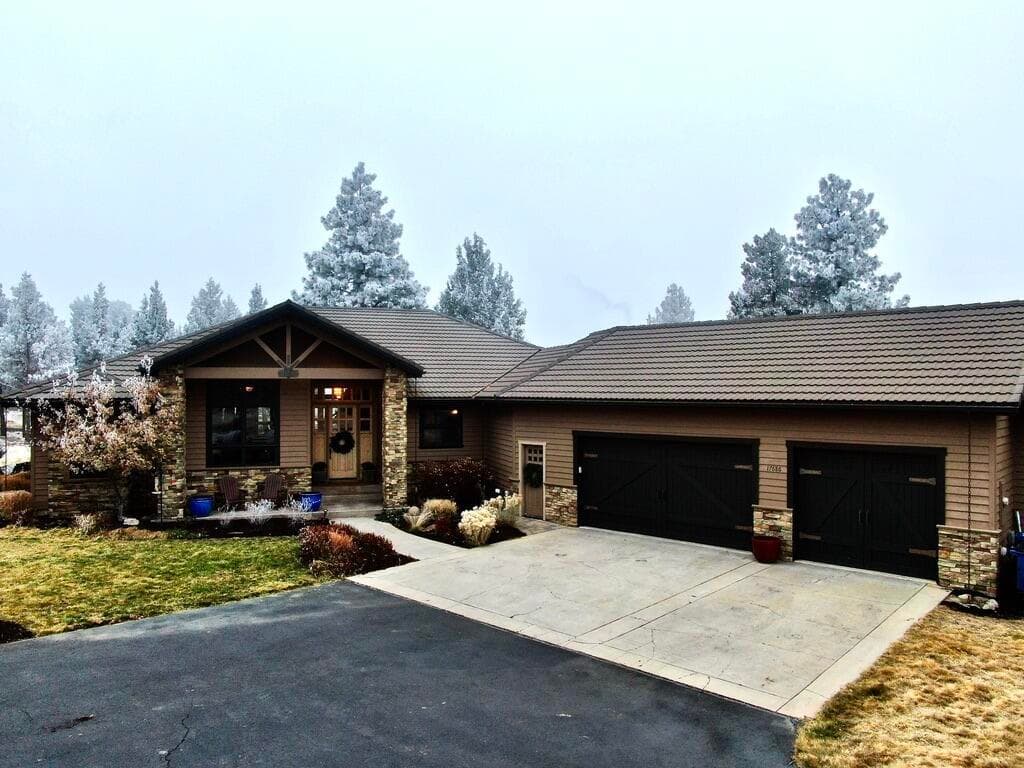 Photo of 17686 Mountain View 3 of 37