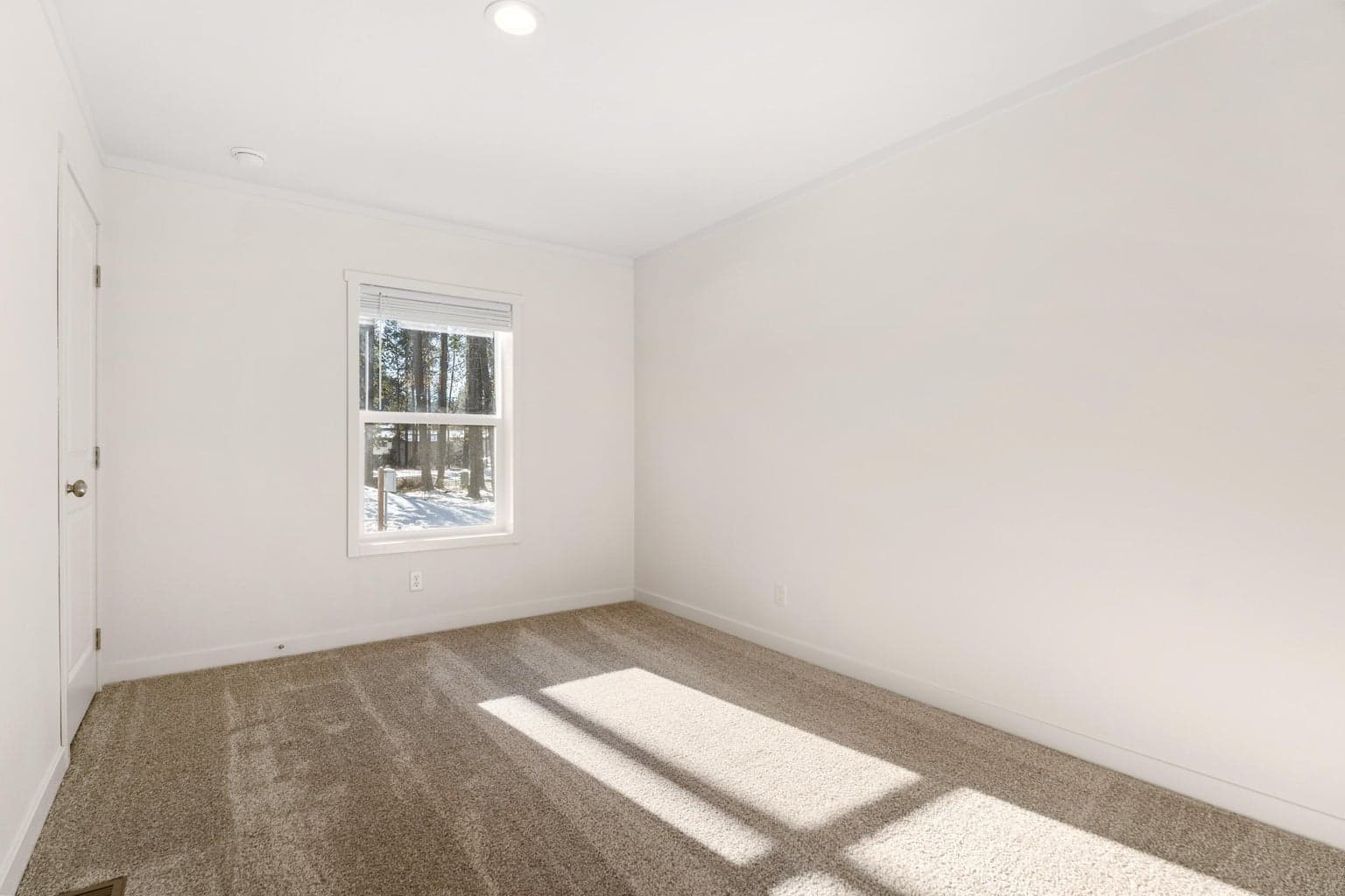 Photo of 15560 Rim Drive 14 of 19