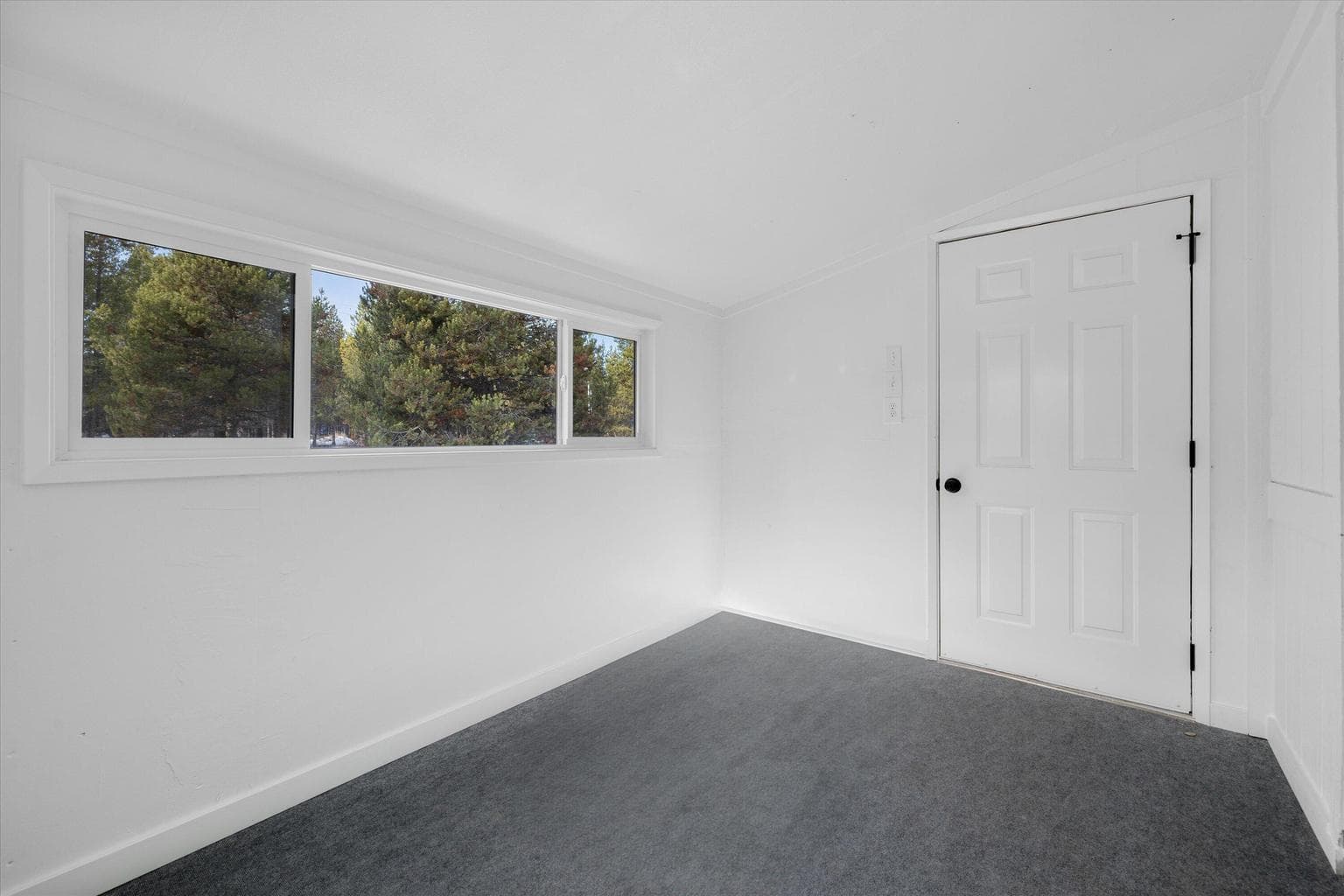 Photo of 53770 Aguilar Court 23 of 34