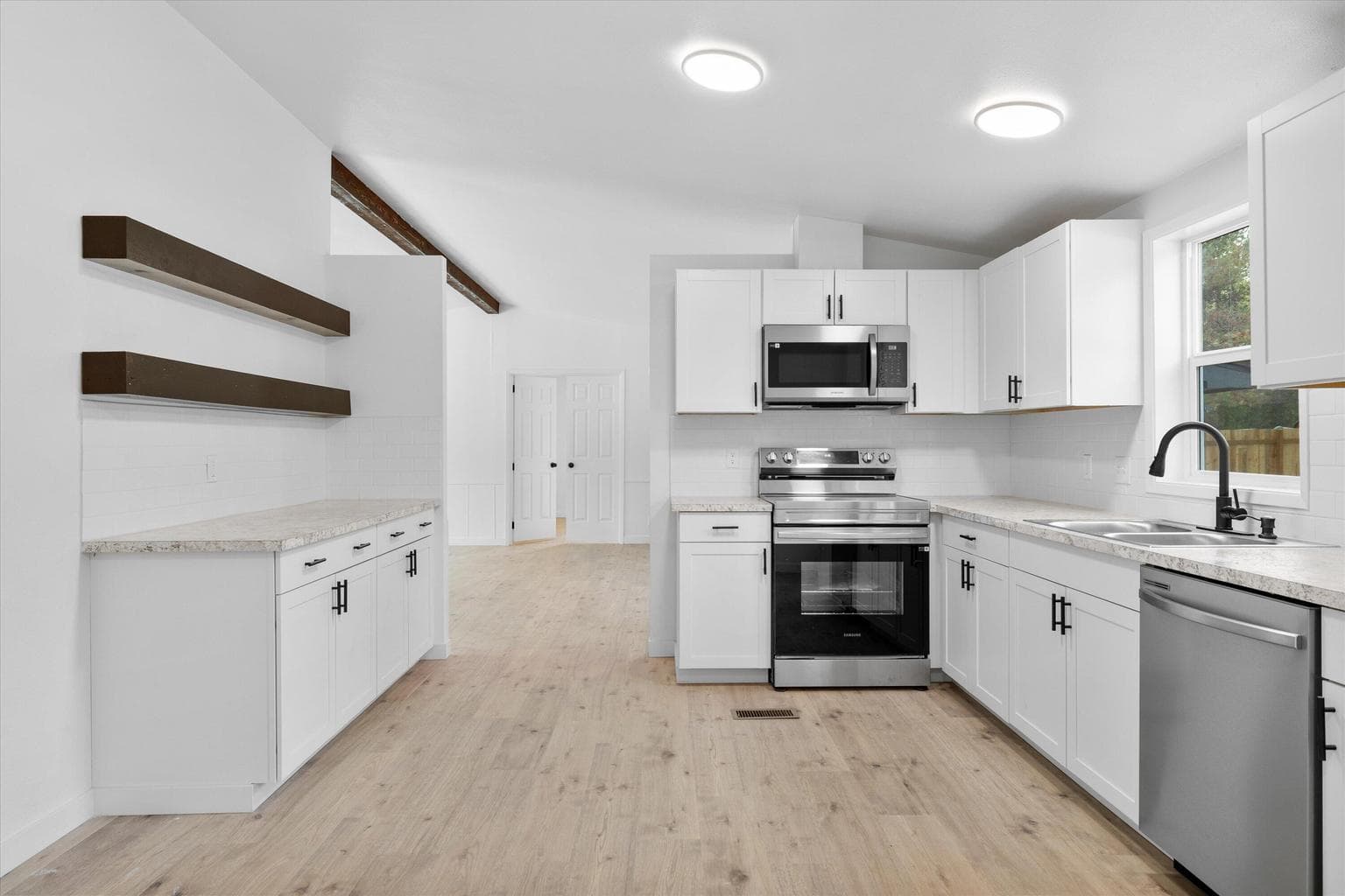 Photo of 53770 Aguilar Court 8 of 34