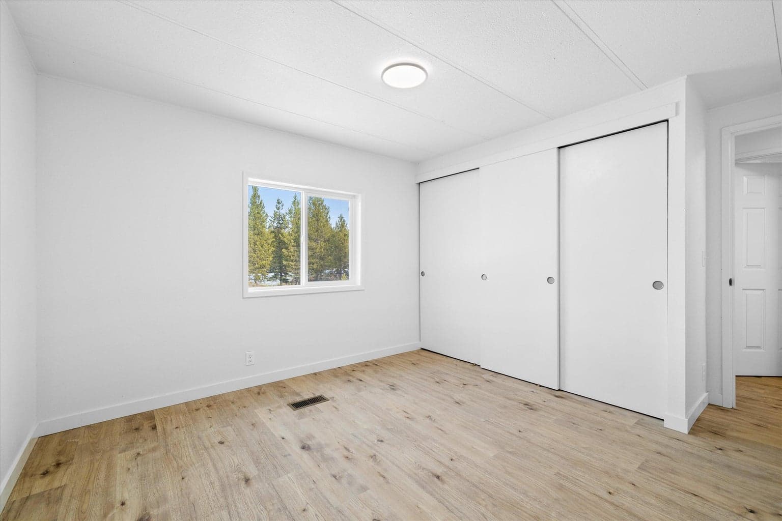 Photo of 53770 Aguilar Court 16 of 34