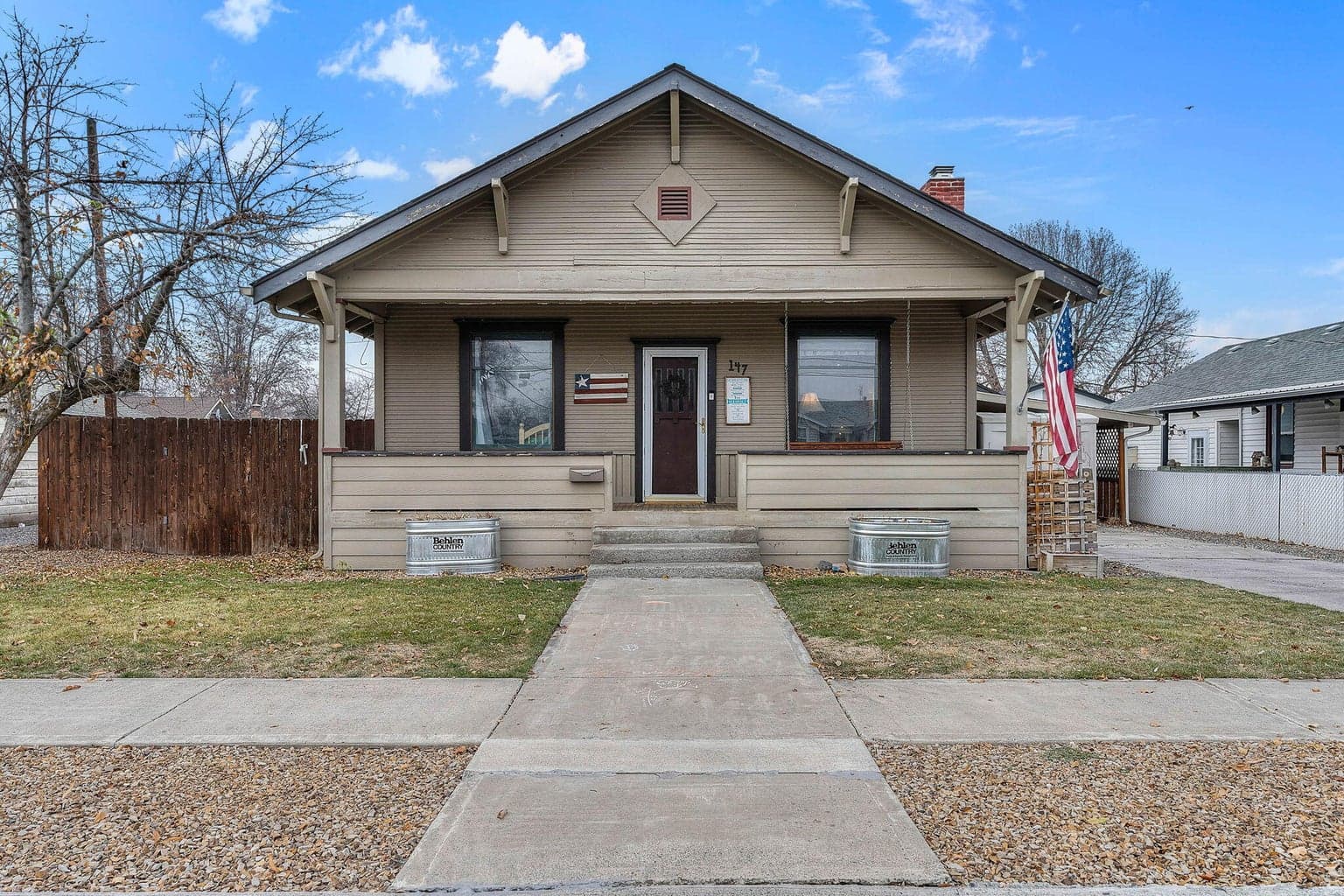 Photo of 147 SE Fairview Street 1 of 21