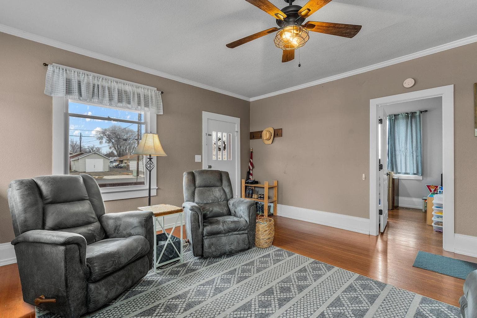 Photo of 147 SE Fairview Street 7 of 21