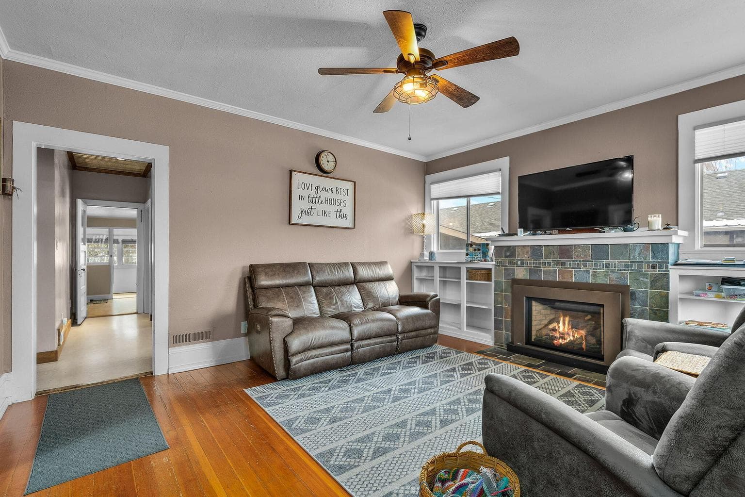 Photo of 147 SE Fairview Street 6 of 21