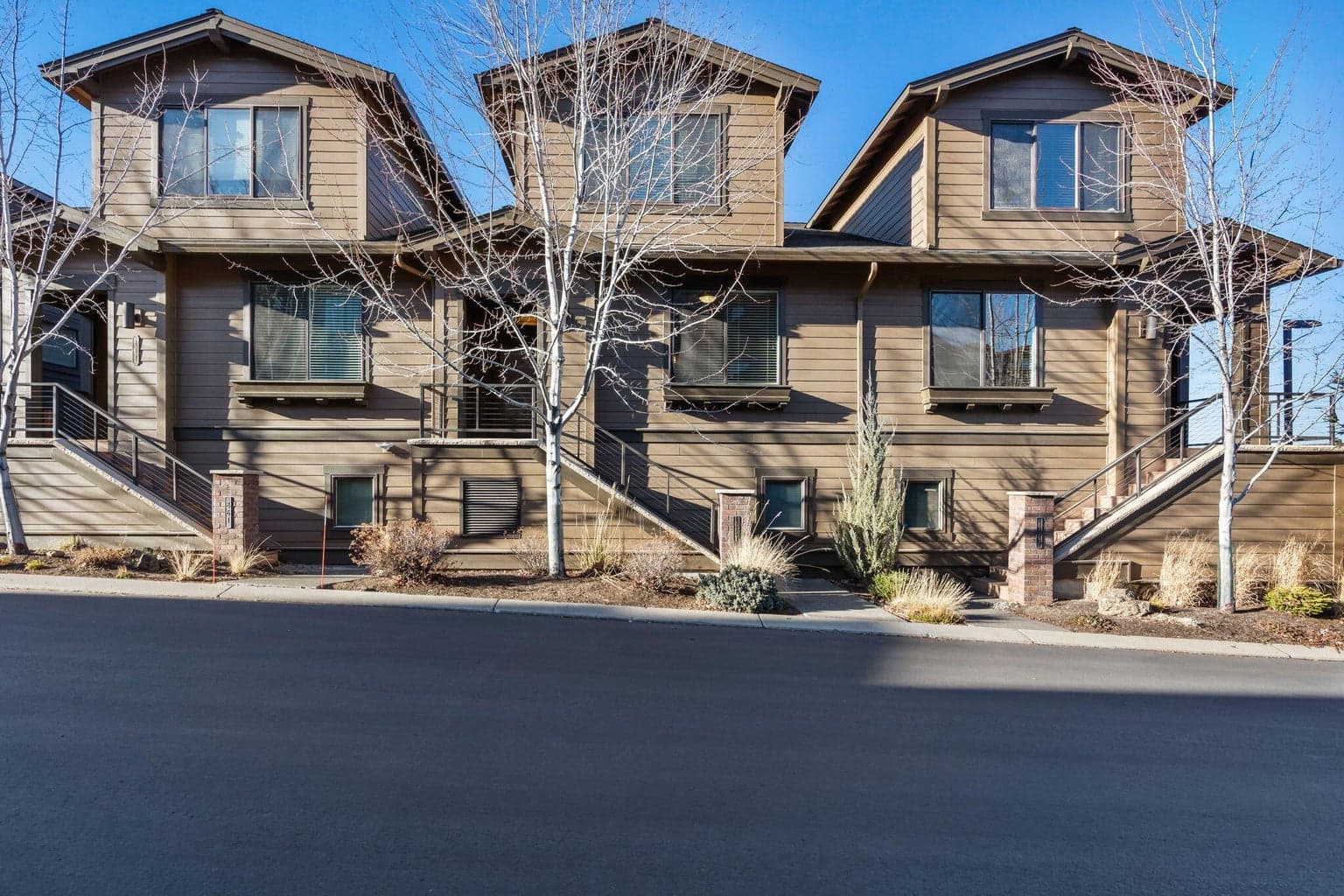 Photo of 857 Crestline 3 of 40